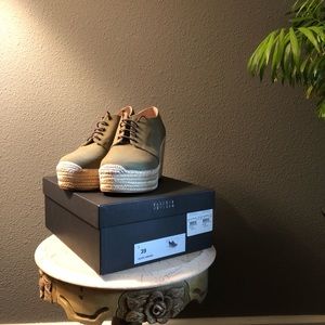 NWT Barneys New York olive espadrille wedges